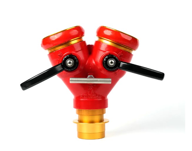 Aké sú výhody použitia uzamykateľného obojsmerného distribútora požiarnej hadice v scenároch výškovej budovy a lesných požiarov?